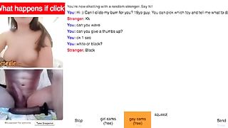 Мужик трахает себя дилдо в анал и дрочит хуй на сиськи в чат рулетке